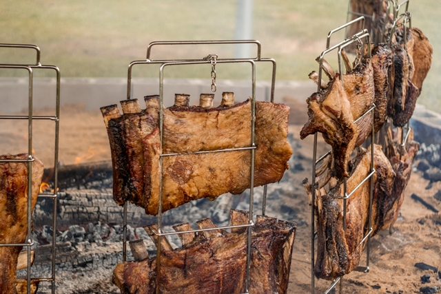Festival BAH BBQ volta ao Wine Garden Miolo  com mais de 15 estações de comida e bebida, entre elas o Carijo