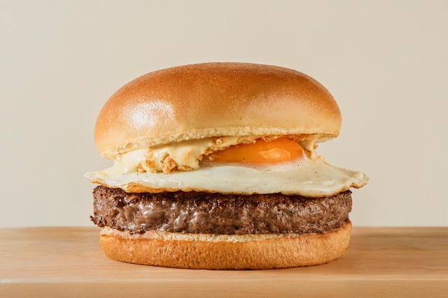 T.T. Burger lança novidade em edição limitada e celebra a volta de clássico em homenagem aos 12 anos da marca