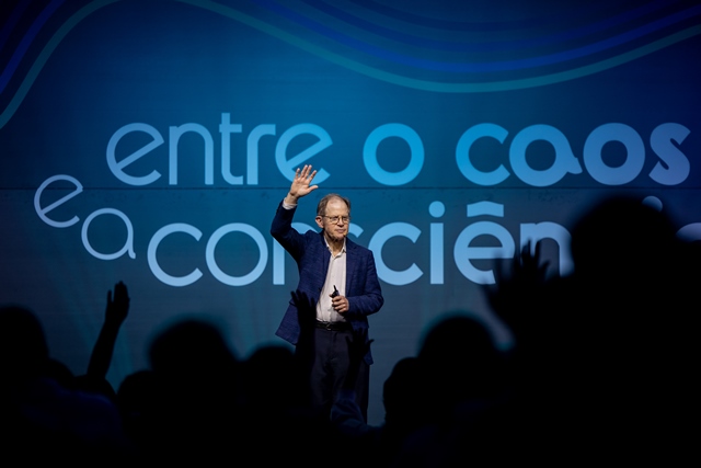 CONGREGARH 2025 debate consciência e mentalidade de crescimento com palestrante internacional