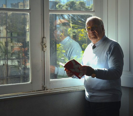 José Luis Marasco Cavalheiro Leite lança livro no Multipalco Eva Sopher