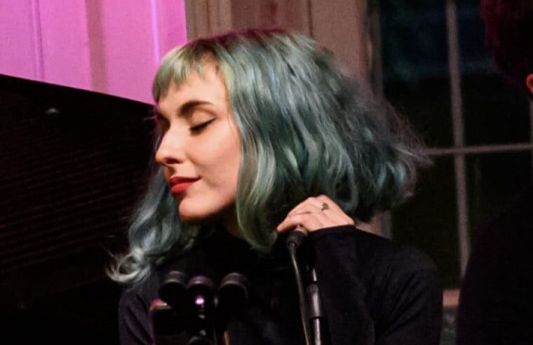 Melina Vaz Canta Cássia Eller em Jazz no Ocidente