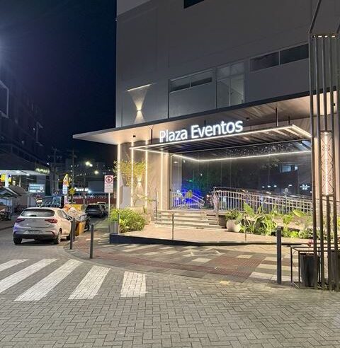 Oktoberfest em Blumenau impulsiona investimento no Salão Cristal que ganha uma entrada pela Rua Curt Hering