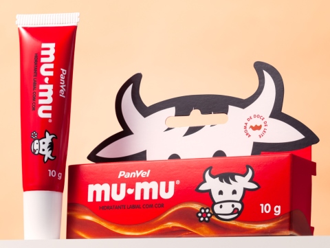 Panvel lança hidratante labial de doce de leite em parceria com a Mu-Mu