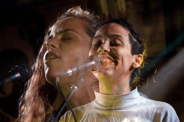 Vitória Proença abre exposição com memórias de shows no Agulha, um dos lugares mais emblemáticas da cena cultural atingido pela enchente