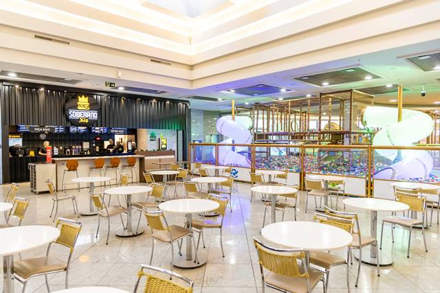 Shopping CenterLar amplia Praça de Alimentação com nova operação e opções de entretenimento