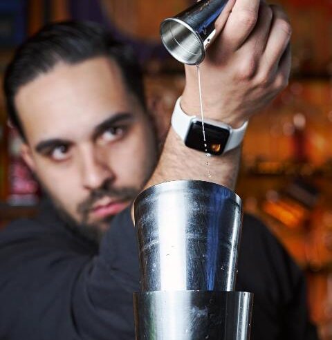 Encouraçado Butikin encerra ciclo de convidados do Negroni Day com Fabio Gonçalvez e Dj Rossato