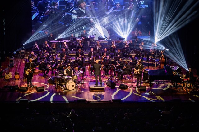 OSNH realiza concerto inédito com releituras de clássicos dos Beatles no Teatro Feevale