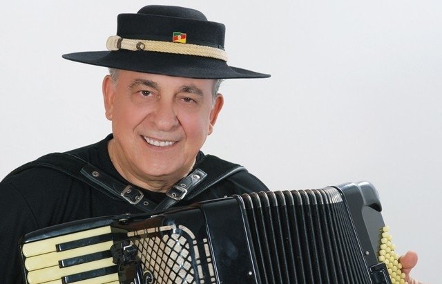 Sarau Especial em homenagem a Luiz Carlos Borges reúne Emily Borghetti e Mauro Moraes Trio em Porto Alegre