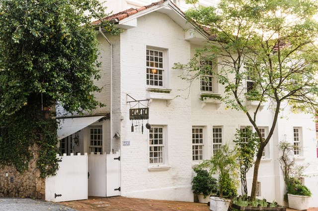 Restaurante Carlota, da chef gaúcha Carla Pernambuco, celebra 30 anos com espumante comemorativo em collab com a Vinícola Berkano, de Pinto Bandeira (RS), e jantar a 8 mãos em São Paulo