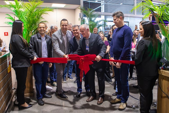 Movimento intenso marca abertura da nova loja Macromix Atacado em Cachoeirinha