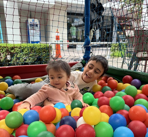 Experiências de arte e brincadeiras marcam a programação infantil no Pátio 24