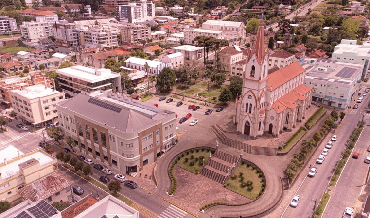 Comitiva italiana visita Garibaldi durante a Fenachamp e fortalece laços históricos e culturais entre Brasil e Itália