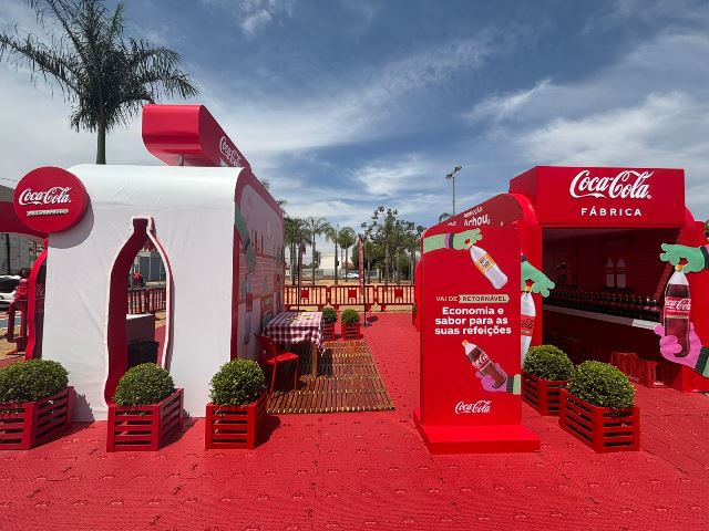Ativação imersiva da Coca-Cola FEMSA Brasil leva o público para dentro do ciclo das garrafas retornáveis