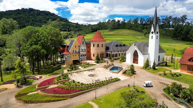 Rio Grande do Sul ganha novo espaço que une cervejaria, restaurante e pub com olhar atento à tradição germânica, sustentabilidade, turismo e paixão pela gastronomia
