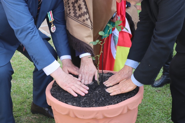 Garibaldi integra projeto internacional e recebe rosa em homenagem à Anita Garibaldi