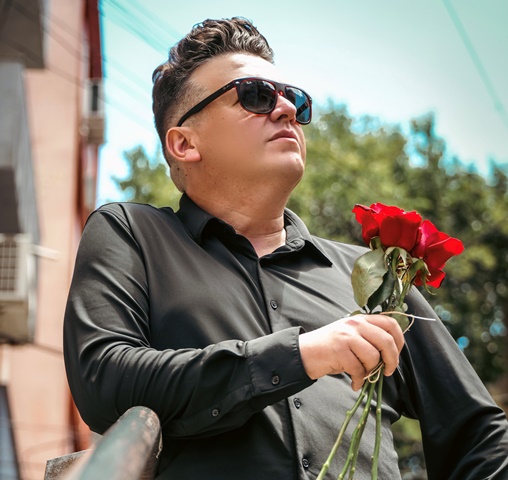 Jogo Sujo apresenta “Baile do Amor” no Teatro Túlio Piva