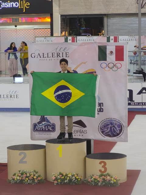 Brasil faz história no gelo: Lucaz Candria conquista o Ouro no Campeonato Latino-Americano