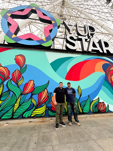 Yup Star, Coral e Bruno Bing apresentam mural interativo em celebração a COP30