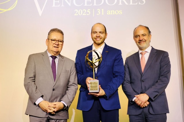 DaColônia recebe troféu de Sucesso Empresarial do 31º Prêmio Líderes & Vencedores 2025