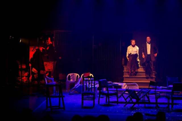 As Cadeiras: Alguém vai Vir, com direção de Luciano Alabarse, segue em cartaz sábado e domingo, no Teatro Túlio PIva