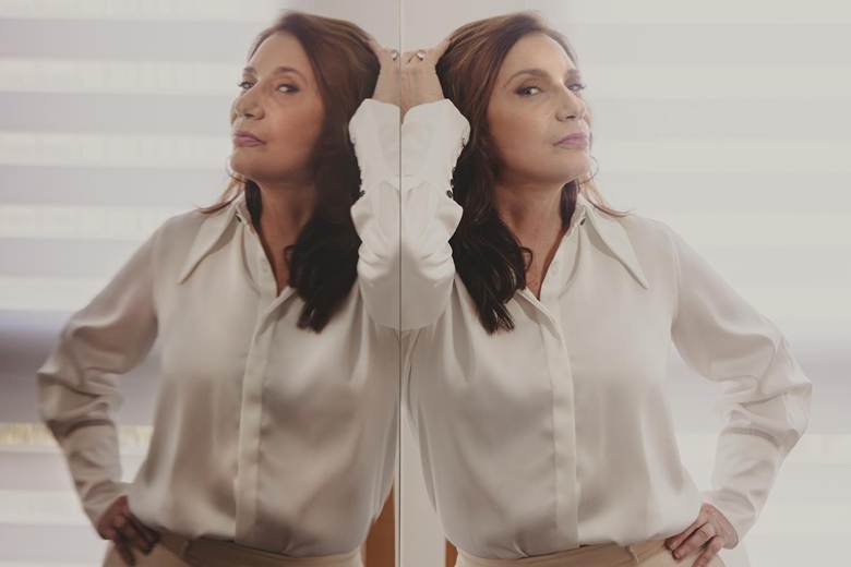 Zizi Possi com o show CHORO DAS ÁGUAS, sexta-feira (21), no Teatro do Bourbon Country