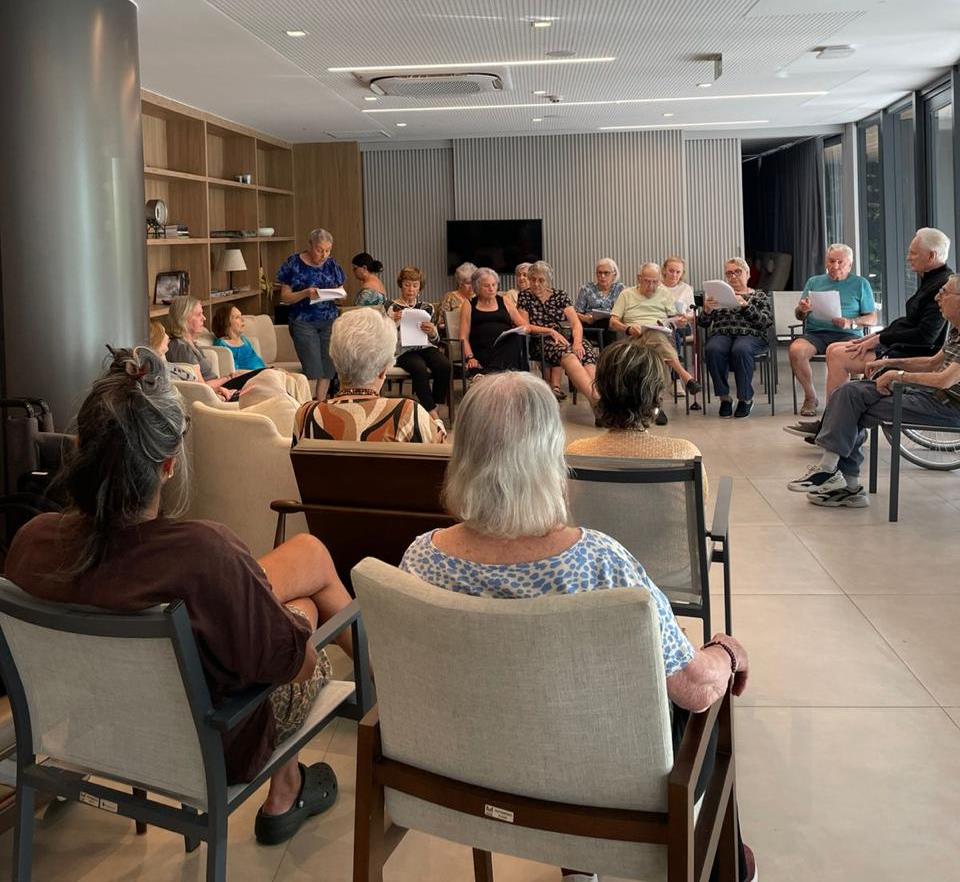 Apresentação de coral com pessoas 60+ é atração de final de ano na São Pietro Sênior