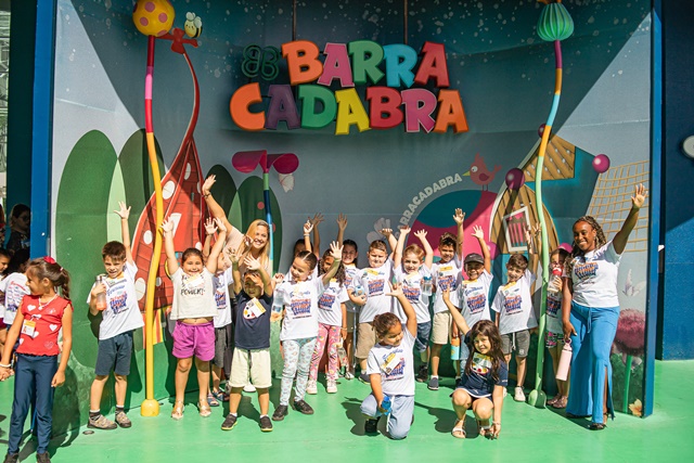 BarraShoppingSul realiza entrega de presentes para 200 crianças atendidas por entidades sociais