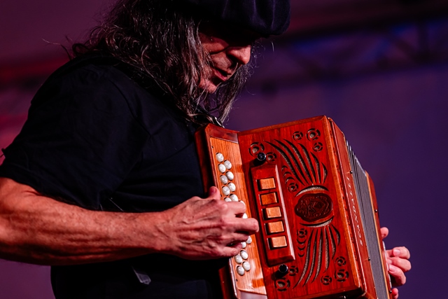 Natal com tradição gaúcha: Cais Embarcadero recebe Renato Borghetti Trio e Fábrica de Gaiteiros