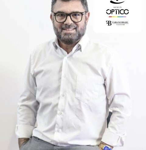 Fabiano Brasil lança linha de óculos masculinos com o Instituto Óptico