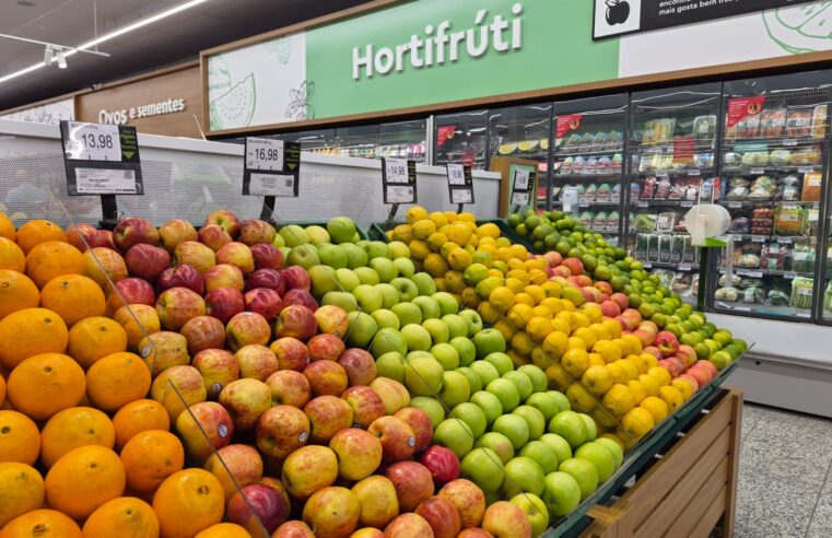 Frutas e legumes que refrescam, hidratam e nutrem ganham destaque nas lojas da rede Rissul 