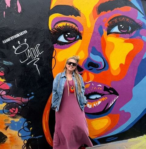 Canoas Shopping recebe exposição “Retratos Afetivos”, da artista Jaque Vieira