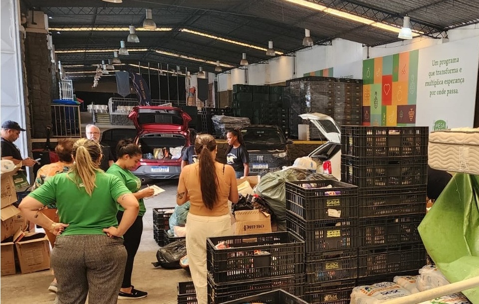 Chuvas em Juiz de Fora e Ubá: Sistema Fecomércio MG envia alimentos e donativos às famílias atingidas