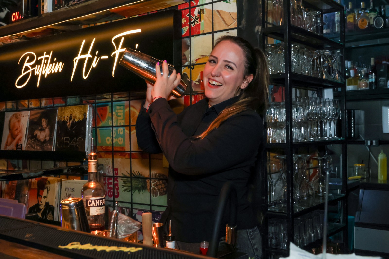 Encouraçado Butikin celebra o Dia das Mulheres com curso de coquetelaria e show especial em Porto Alegre