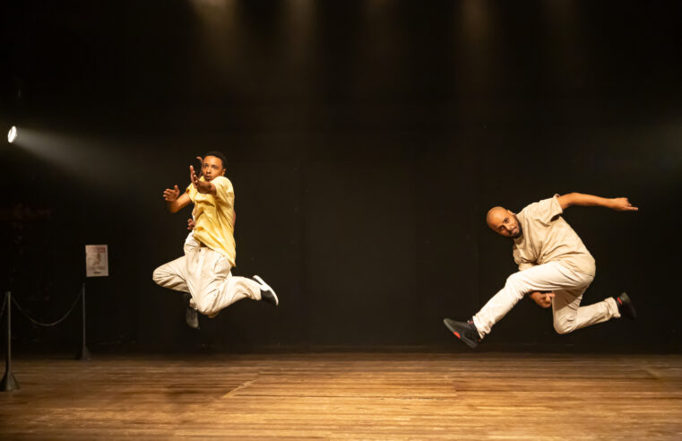 Premiado espetáculo de dança urbana, TRIVIAL leva a Bento Gonçalves bailarinos da periferia que cruzam o cotidiano e o preconceito com a expressão artística