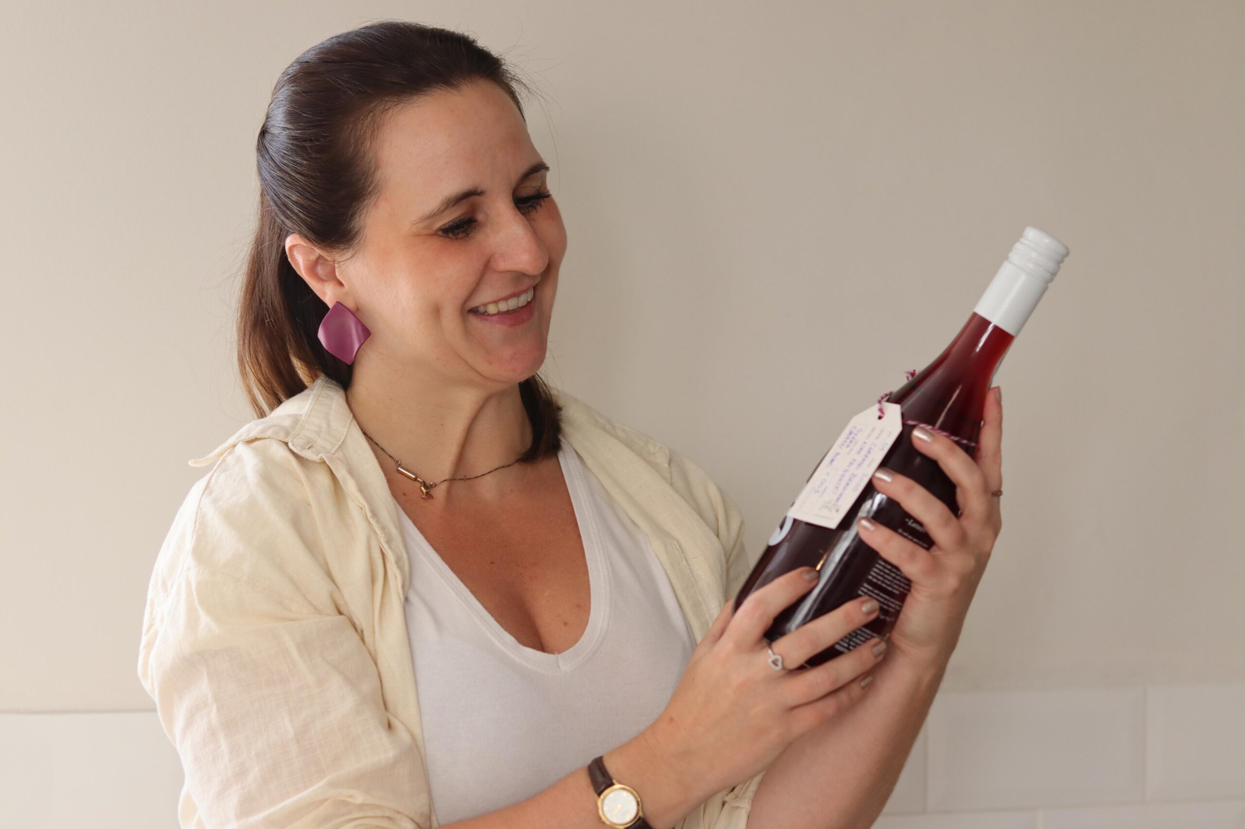 Enóloga gaúcha lança Tinto para beber gelado no verão