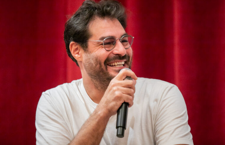 Thiago Lacerda apresenta o espetáculo “O Amor Natural” em Canoas com leitura cênica da obra de Carlos Drummond de Andrade