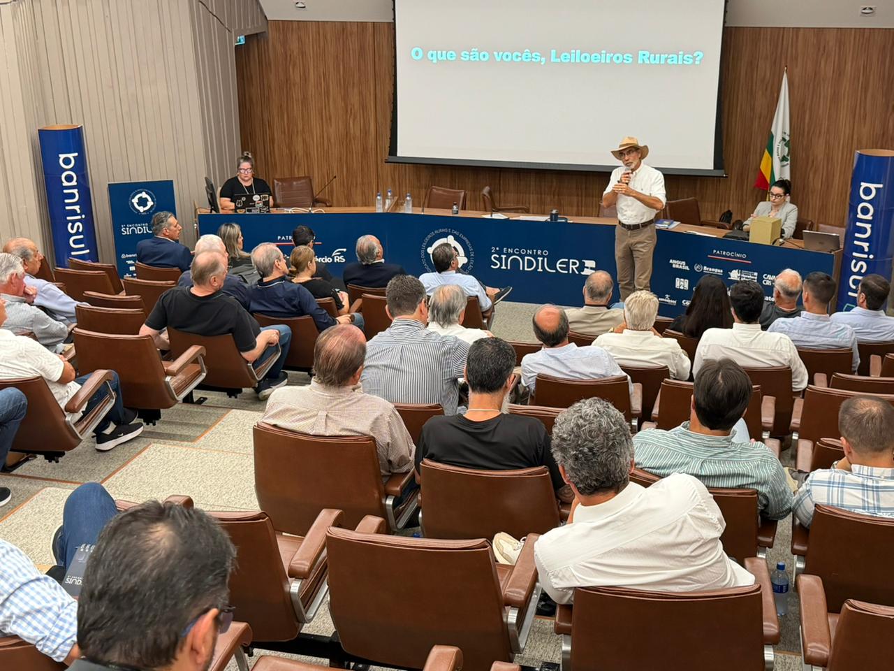 Fábio Crespo é reeleito com foco em valorização dos leiloeiros na economia gaúcha