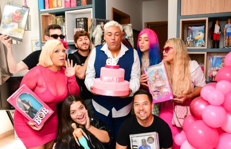 Maior colecionador de Ken do Mundo celebra os 65 anos do boneco