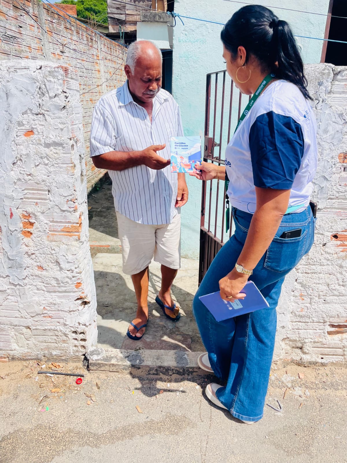 CEEE Equatorial promove mutirão de serviços e sorteio de geladeiras na Vila São Pedro, em Porto Alegre 