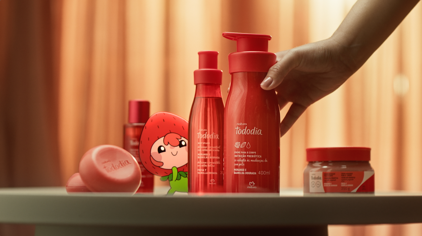 O morango como você nunca sentiu: Natura apresenta nova linha Tododia Morango e Baunilha Dourada  