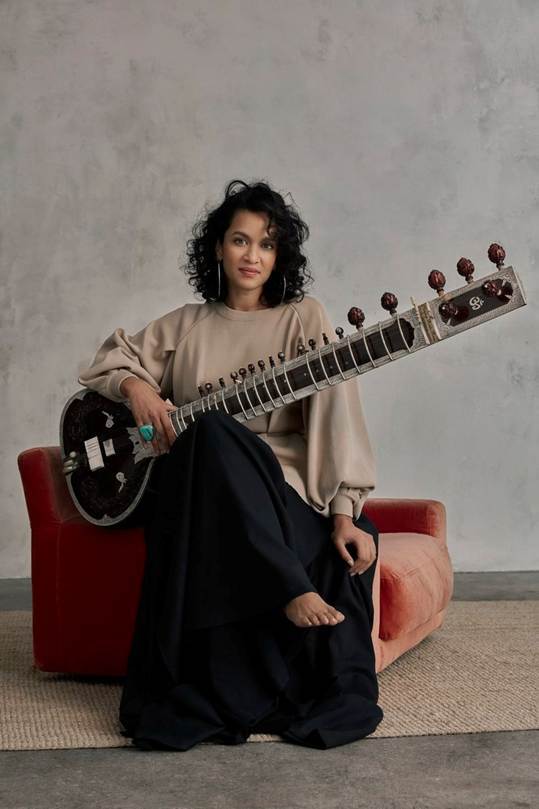 Do cenário global ao Sul do Brasil, Anoushka Shankar se apresenta em Porto Alegre