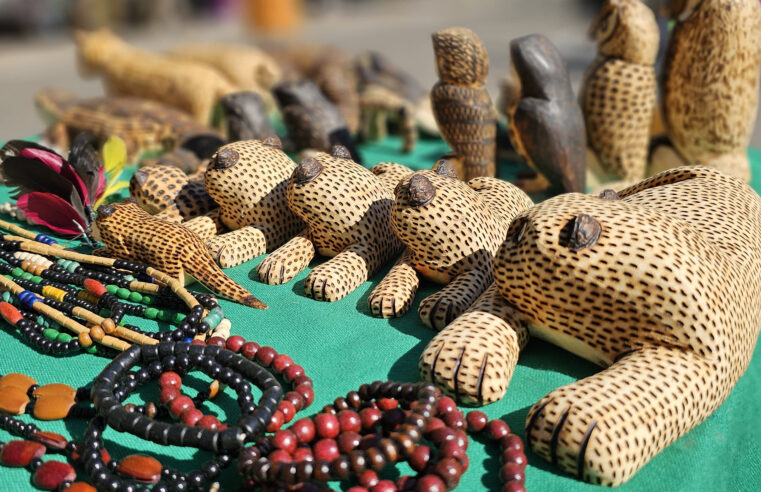 Cultura Guarani ganha espaço no Brique da Redenção em ação que aproxima Porto Alegre e aldeias indígenas