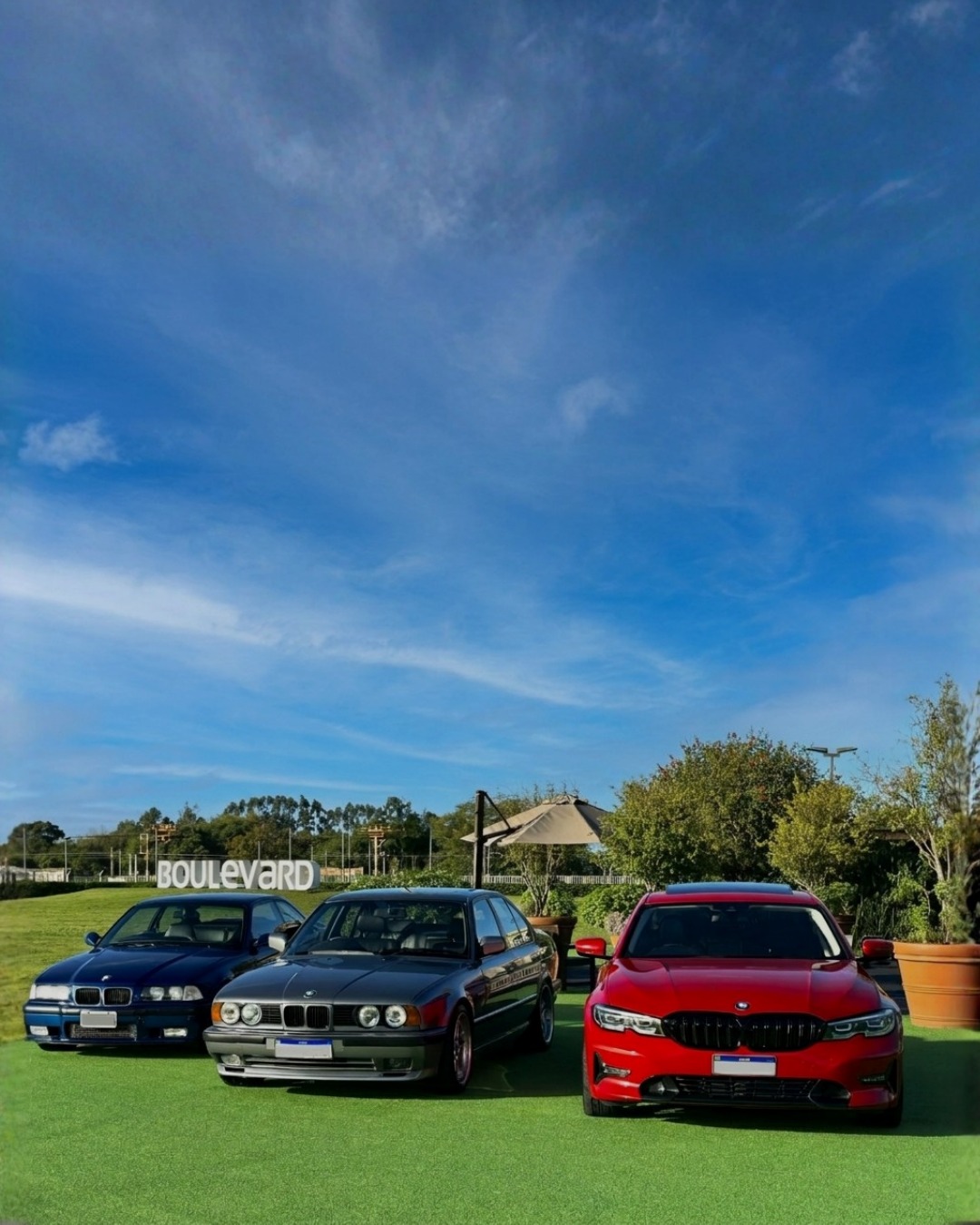 Boulevard Laçador recebe exposição com mais de 100 carros da BMW 
