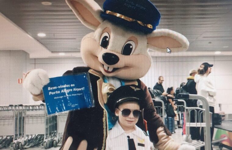 Clima de Páscoa: passageiros são recepcionados com presentes no Porto Alegre Airport