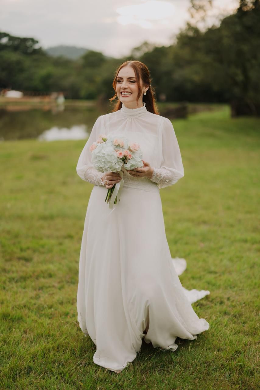 Vestido que une o disruptivo e o tradicional ganha destaque no Camila Paludo Atelier