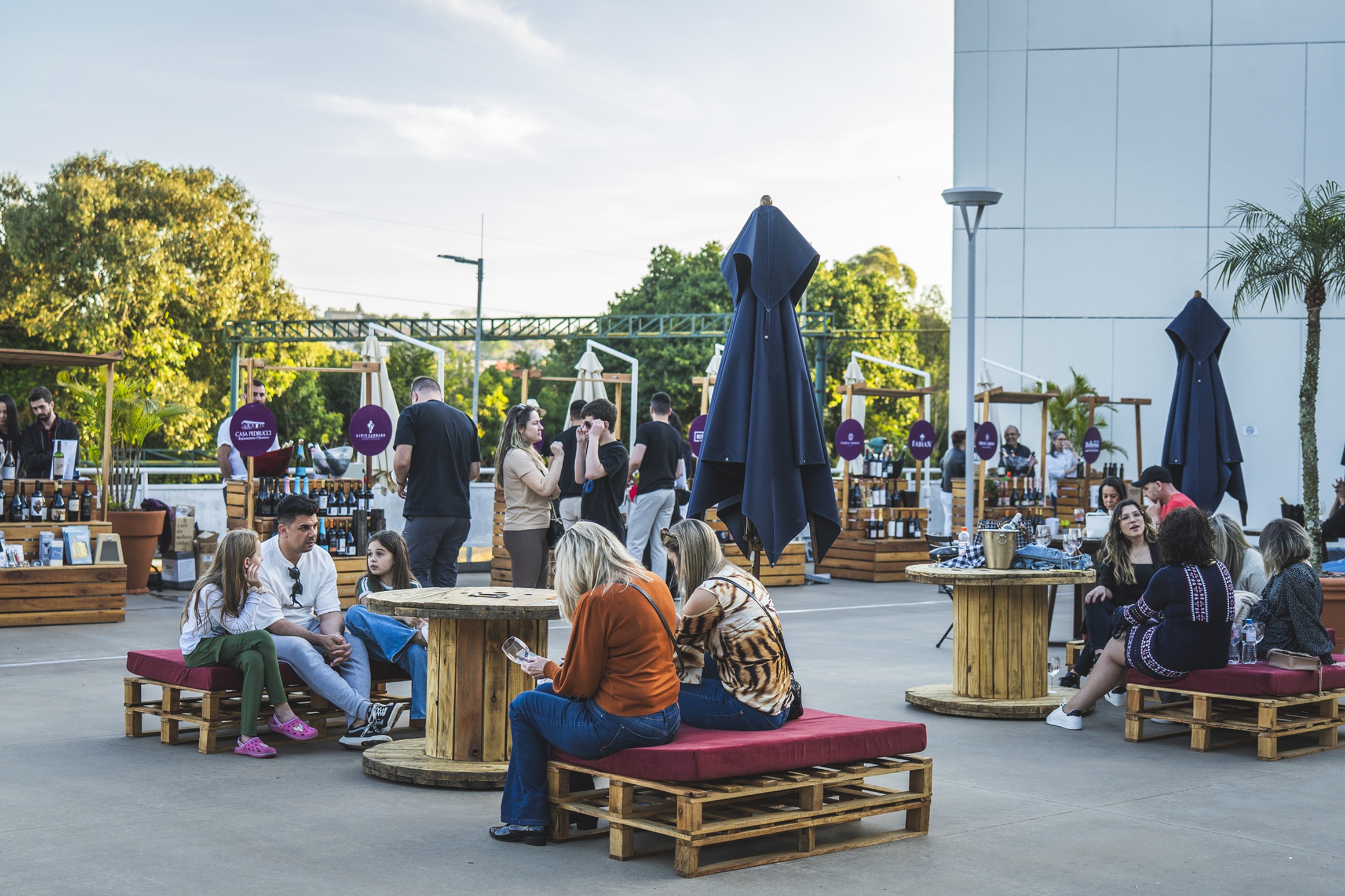 I Fashion Outlet Novo Hamburgo promove 3ª edição do Wine & Taste com destaque para show de Claus e Vanessa e rótulos gaúchos