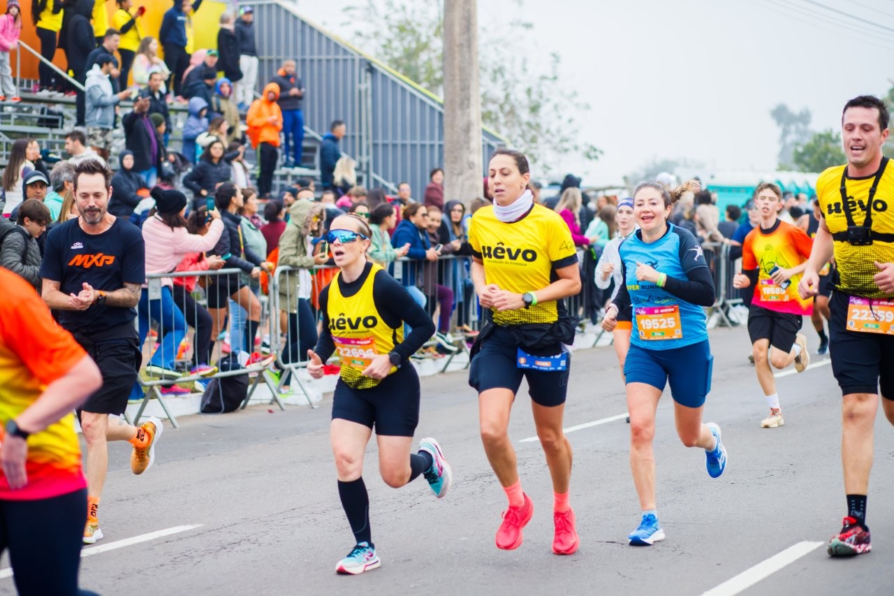 Uêvo amplia atuação no segmento wellness com participação na New Balance 42K Porto Alegre 2026