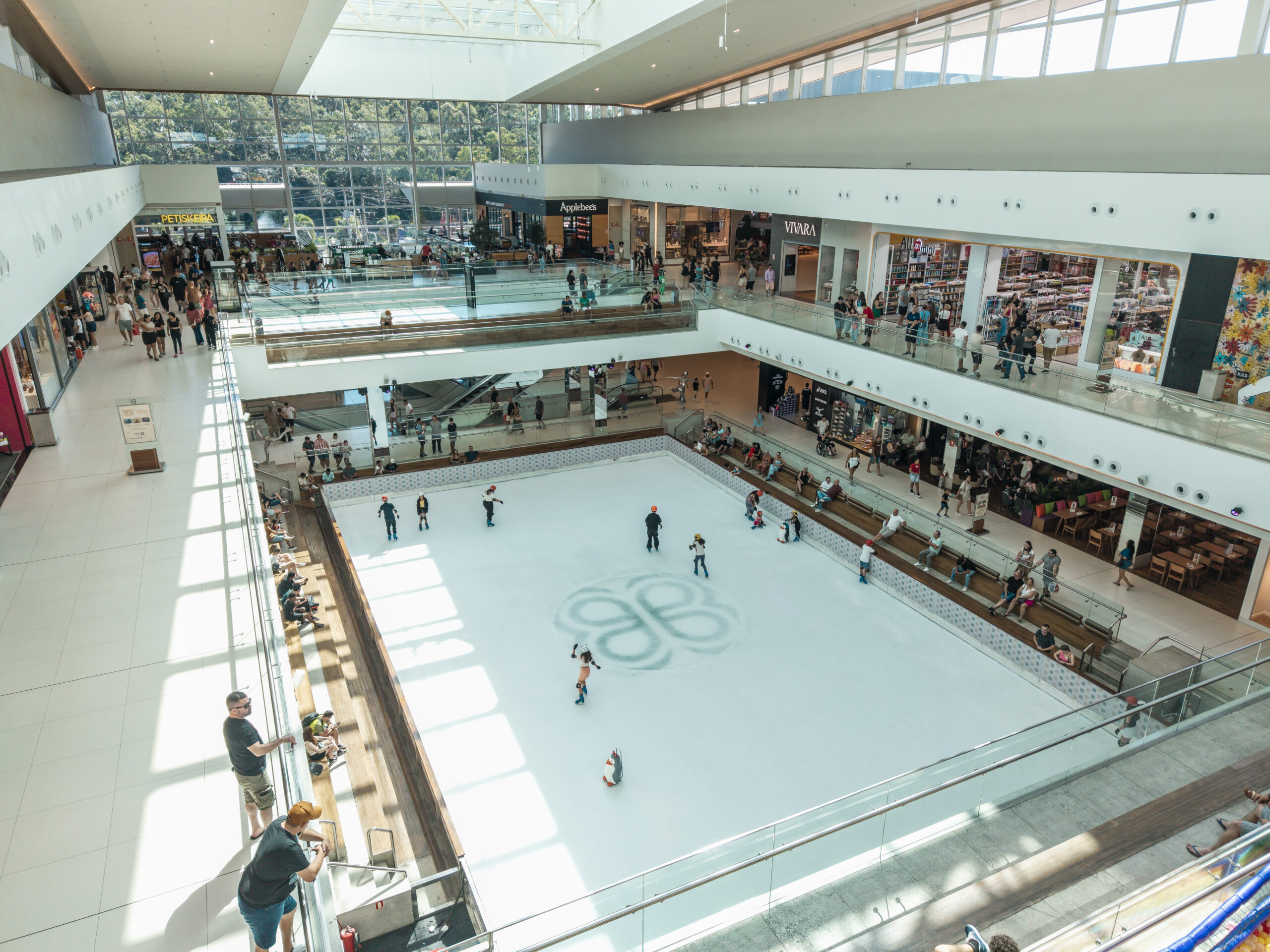 ParkShopping Canoas recebe primeiro desfile de moda sobre pista de gelo do Rio Grande do Sul