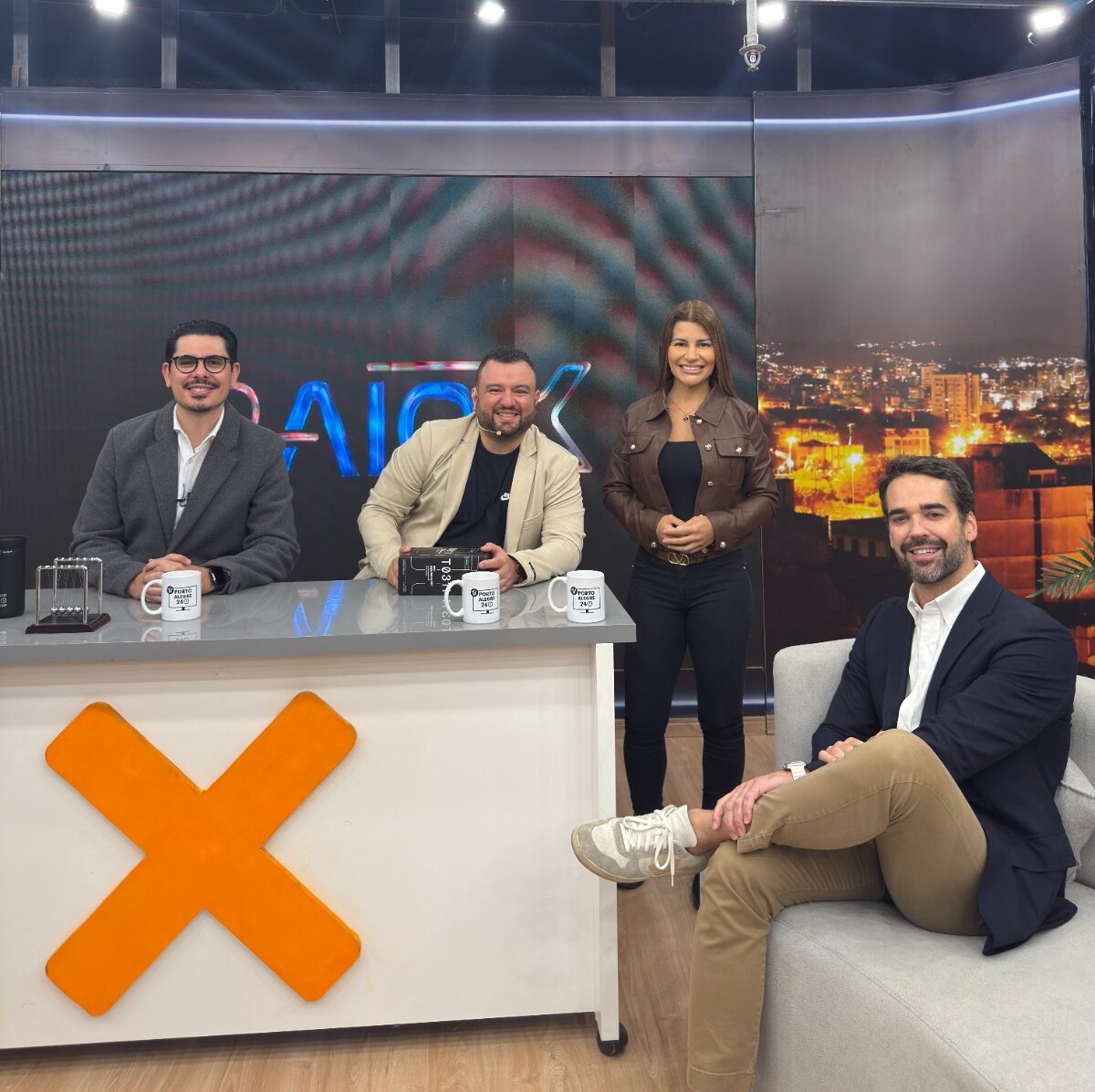 Governador Eduardo Leite inaugura novo estúdio da Porto Alegre 24 Horas TV e celebra expansão do grupo de comunicação