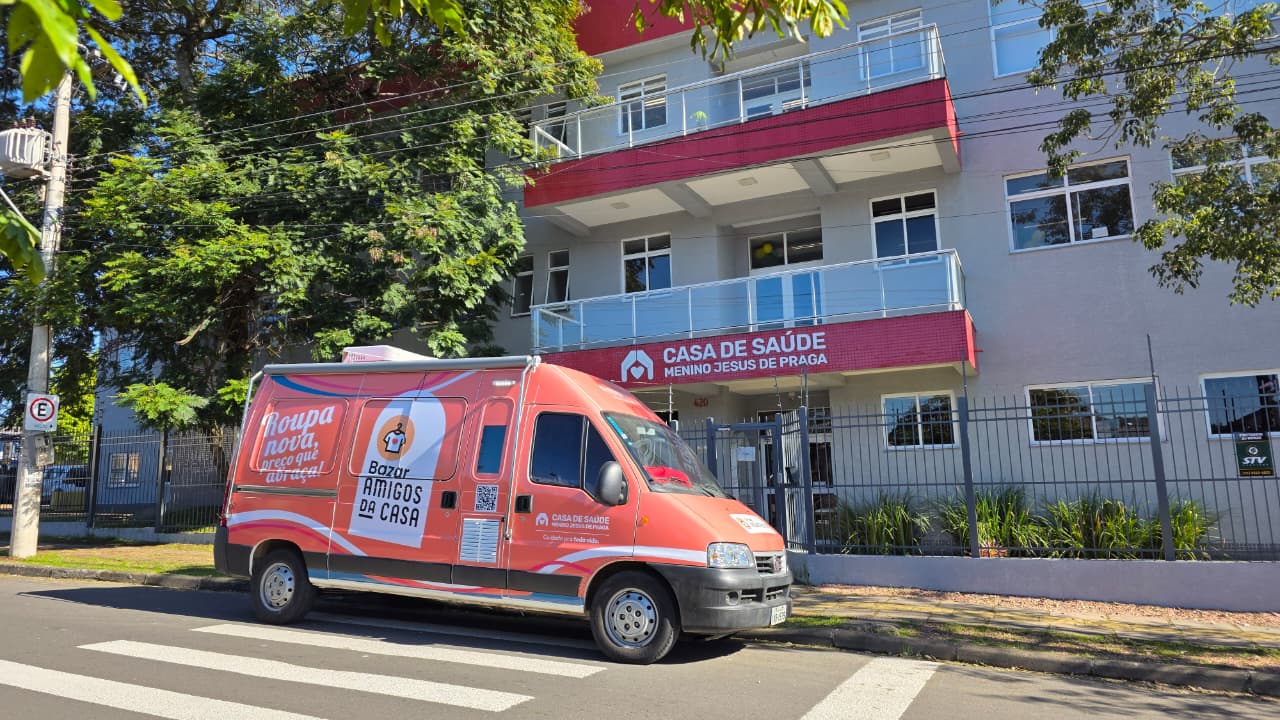 Bazar Amigos da Casa celebra 3 anos e lança projeto itinerante para ampliar arrecadação em Porto Alegre